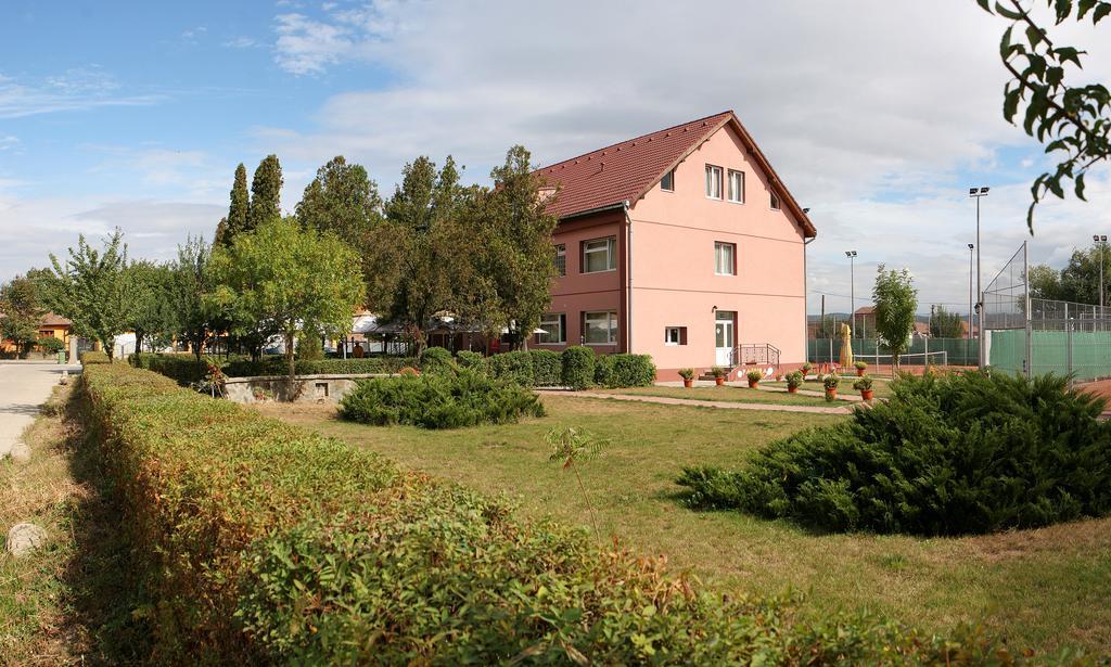 Hotel Pamira Sibiu Ngoại thất bức ảnh